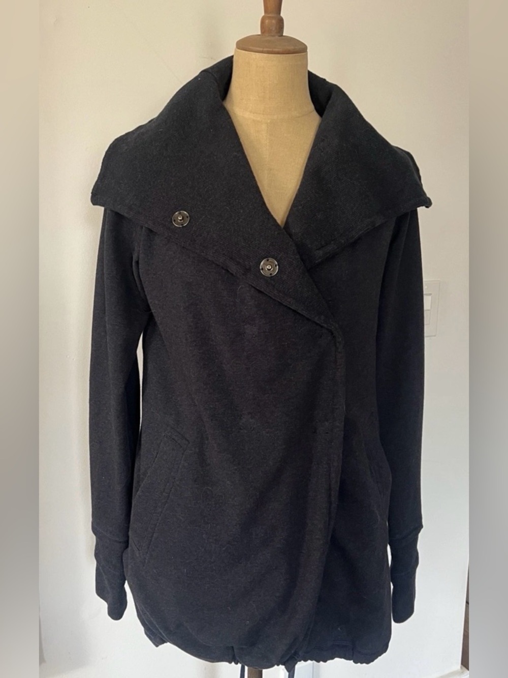Lululemon Navy Asymmetrical Snap Sweatshirt Jacket Womens Size 10 Cotton Blend